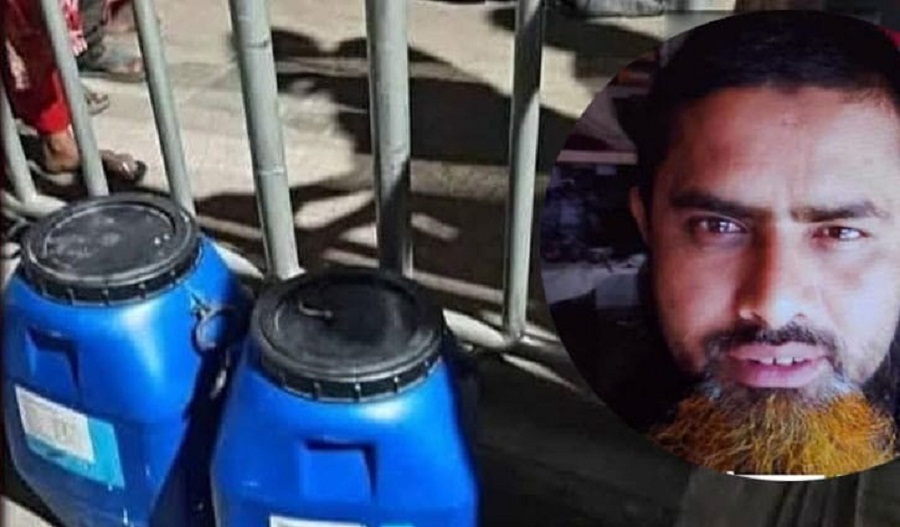 হত্যাকাণ্ডের পর থেকেই পলাতক আছেন বন্ধু জরেজ মিয়া